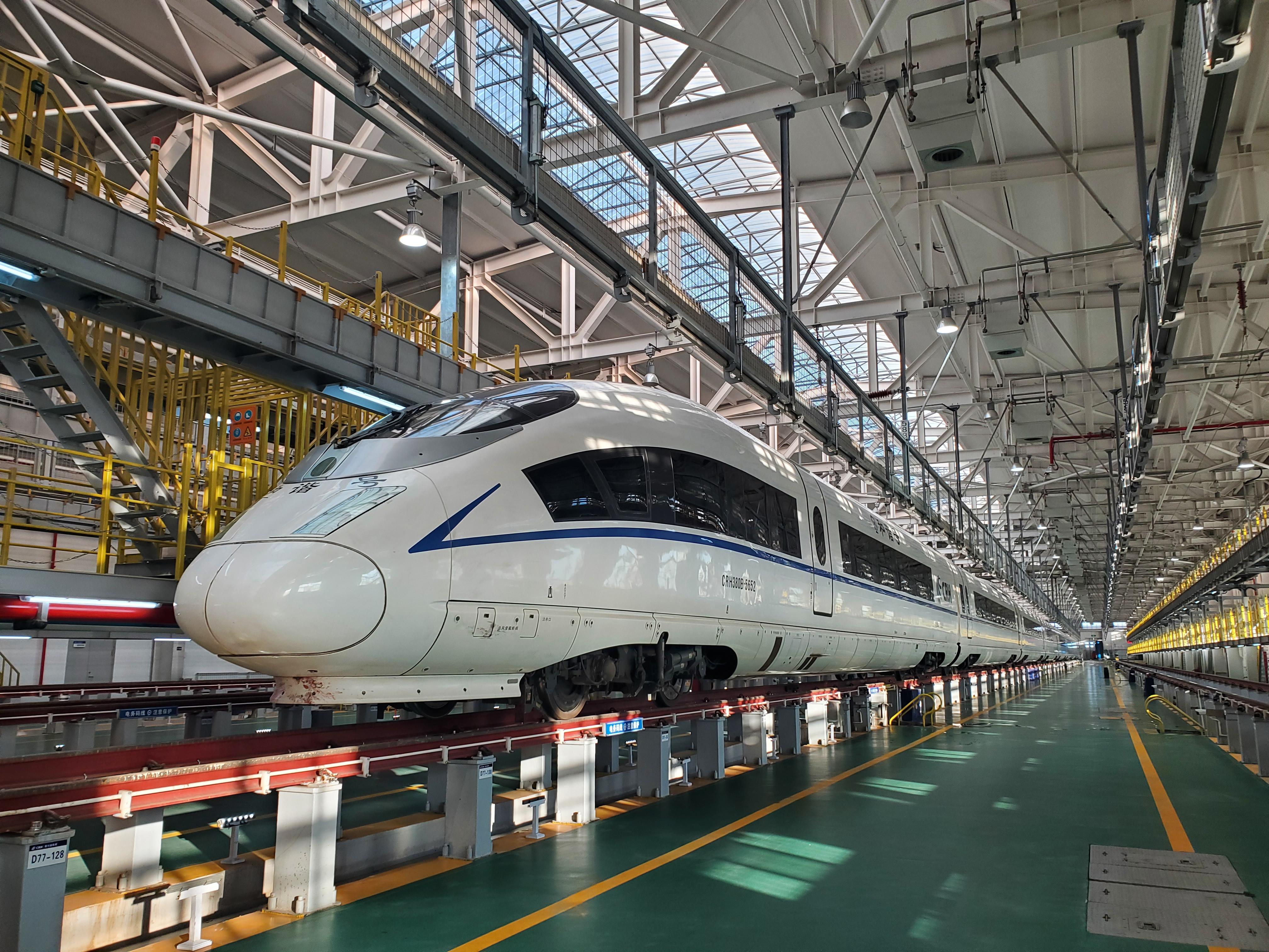 【高鐵來了】隴東報記者試乘體驗，感受銀西鐵路的“速度與激情”！