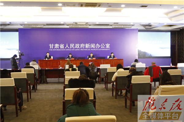 慶陽市8個縣（區(qū)）、570個貧困村、14.99萬戶61.05萬貧困人口全部脫貧