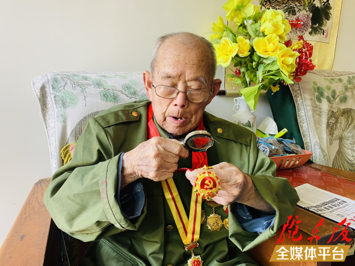 【光榮在黨50年】徐連江：“永遠跟黨走，永遠都愛國！”