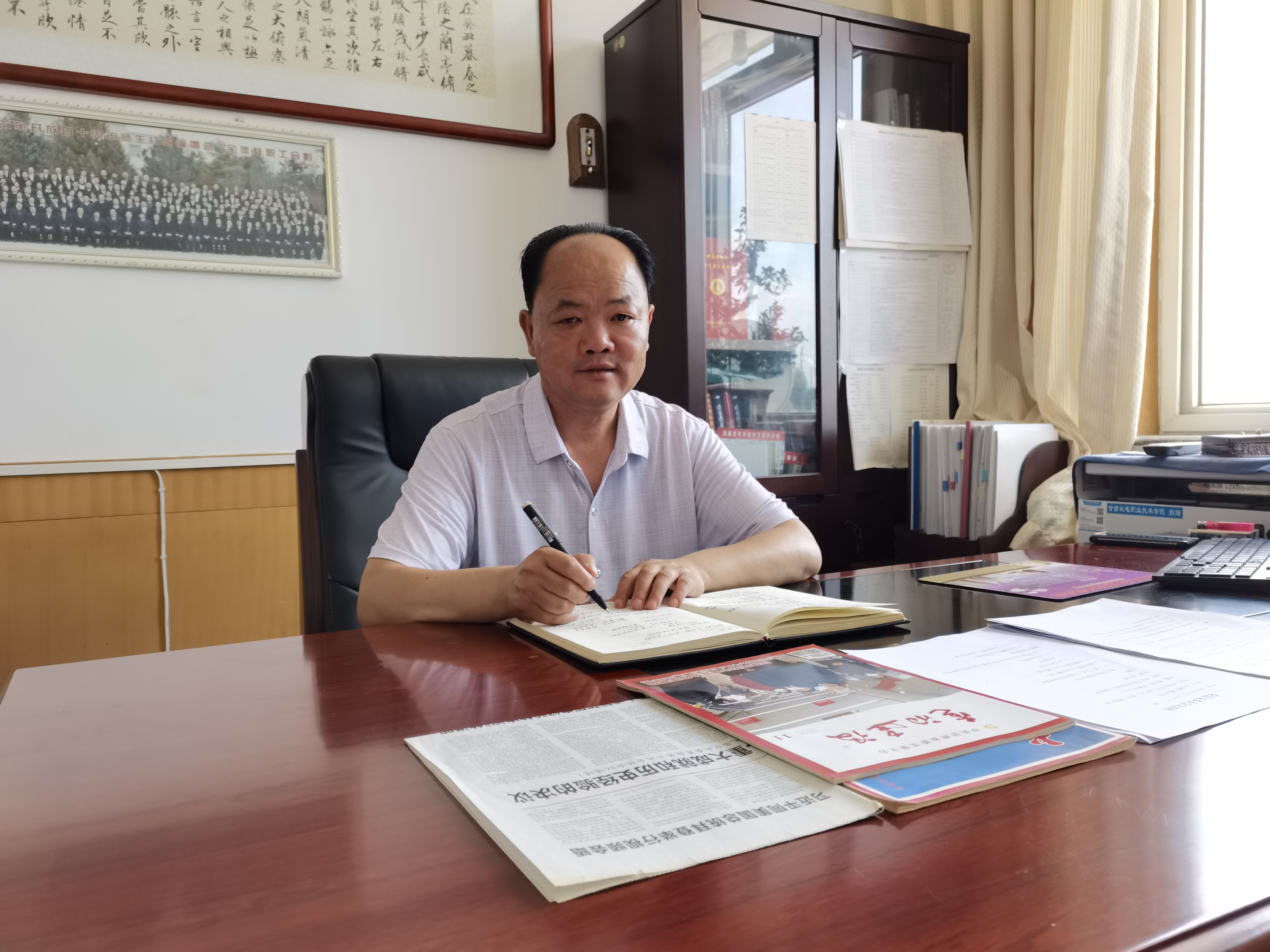 【教育高質量發(fā)展·校長訪談】提升職業(yè)教育質量 鋪就學生成才路——訪西峰職專黨總支副書記、校長佘占發(fā)