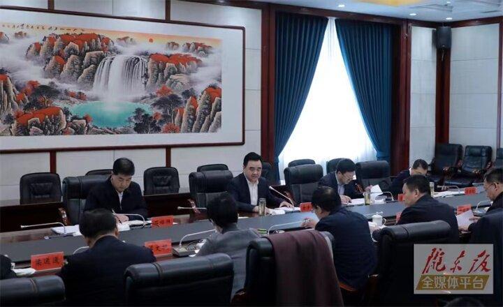 黃澤元主持召開(kāi)會(huì)議 專(zhuān)題聽(tīng)取慶陽(yáng)市大豆玉米帶狀復(fù)合種植和復(fù)種馬鈴薯試驗(yàn)示范工作匯報(bào)