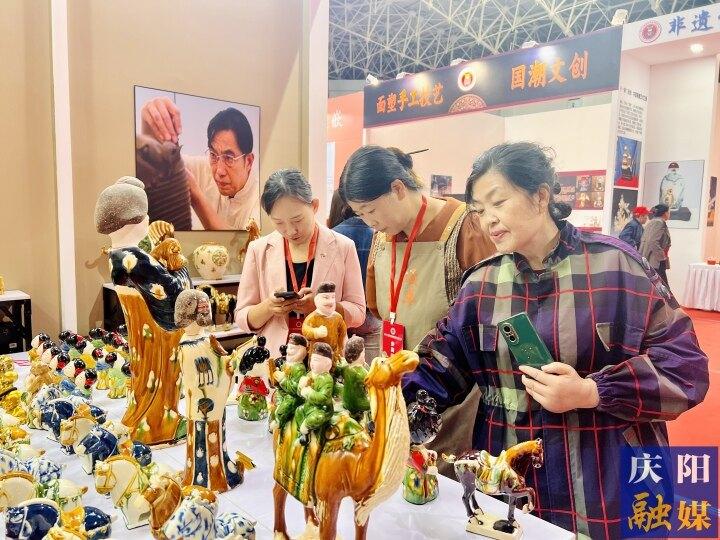 香包牽線(xiàn)聚人氣！第十八屆慶陽(yáng)香包民俗文化節(jié)旅游綜合收入6100萬(wàn)元