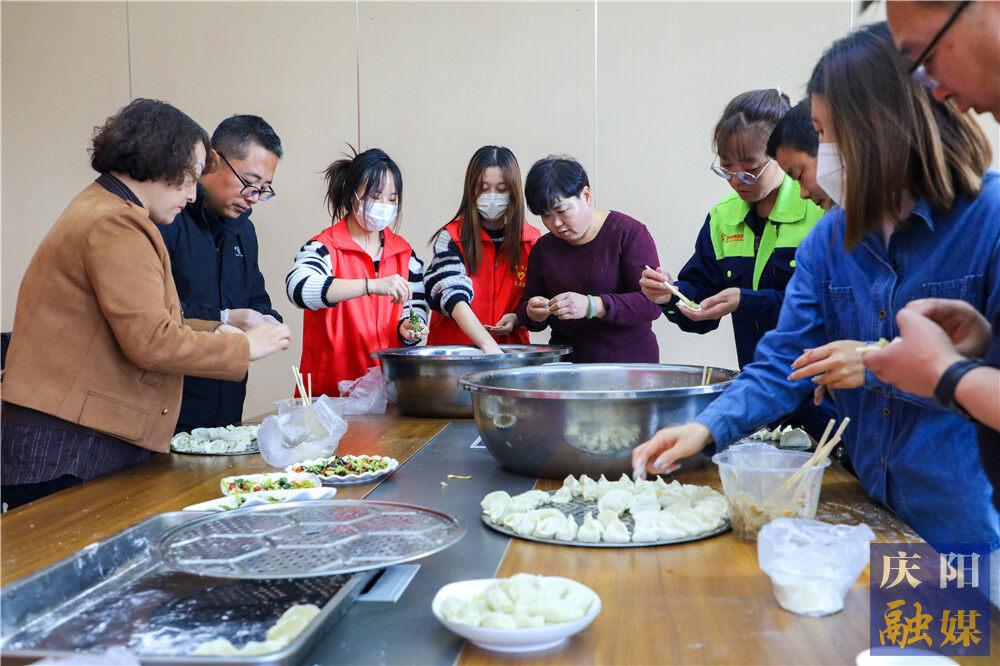 【攝影報(bào)道】冬至大如年，人間小團(tuán)圓！西峰區(qū)寧縣西路社區(qū)熱氣騰騰過冬至