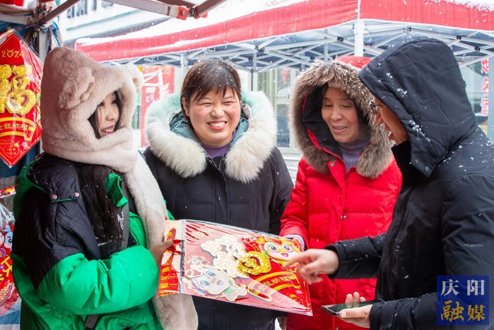 【攝影報(bào)道】趕年集，備年貨，歡天喜地過大年