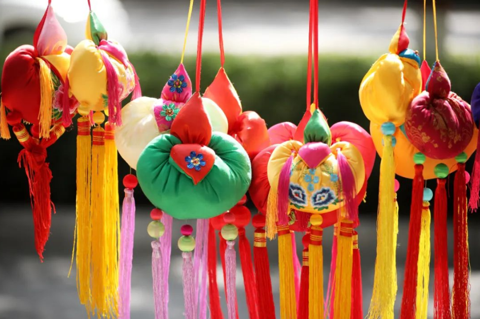 一點(diǎn)慶陽(yáng) | 一枚香包寄鄉(xiāng)思（文/高卓婭 ）